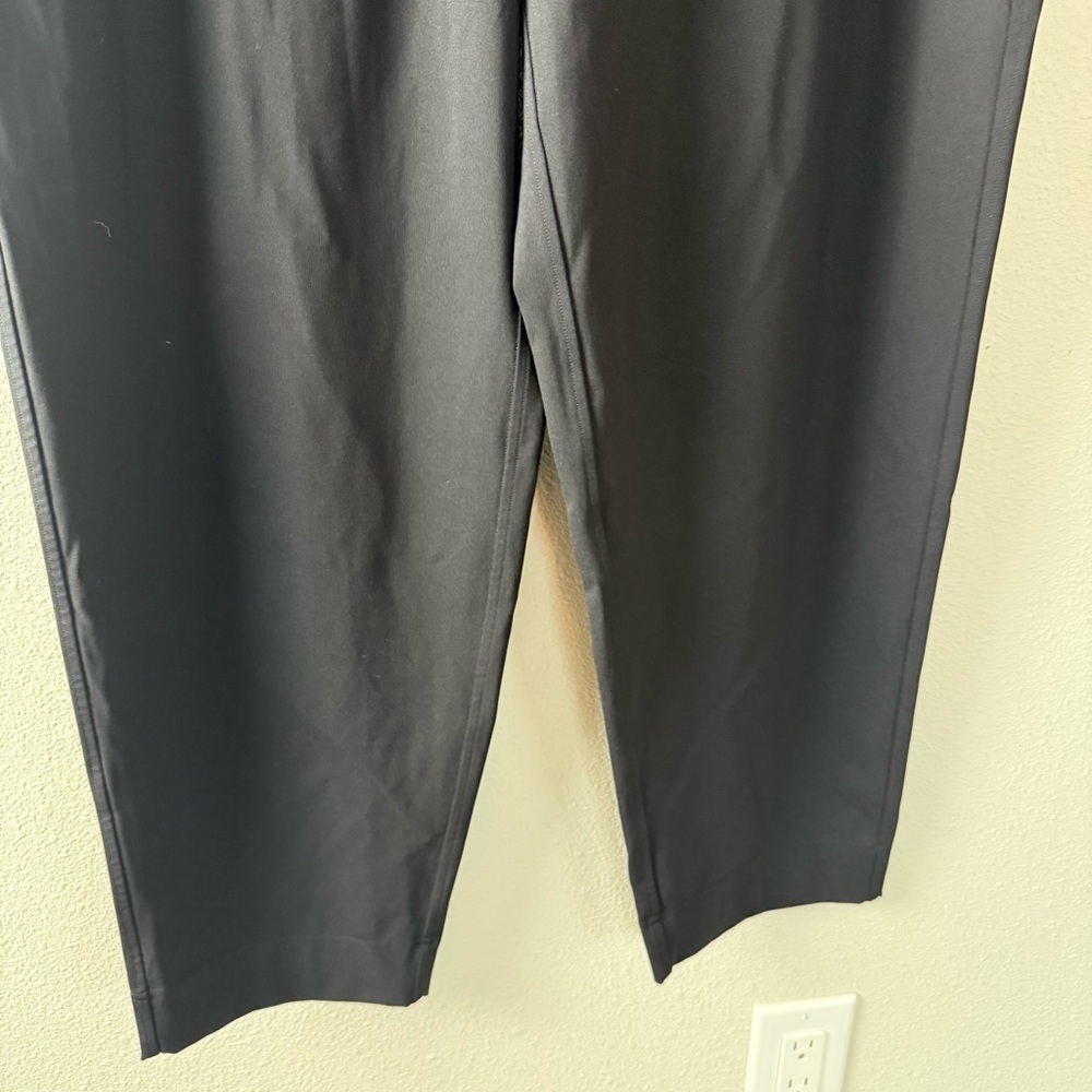 Lululemon Tapered-Leg Mid-Rise Pant 7/8 Length Luxtreme Black Women’s Large - Picture 5 of 11